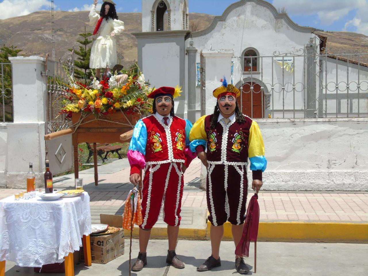 Pousada Villa Huaripampa Шауха Екстериор снимка